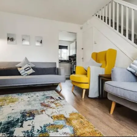 Villa Newly Renovated House Near Trafford Centre Manchester Esterno foto