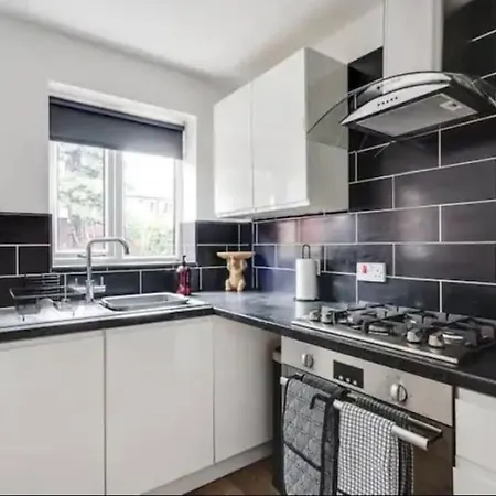 Villa Newly Renovated House Near Trafford Centre Manchester Esterno foto