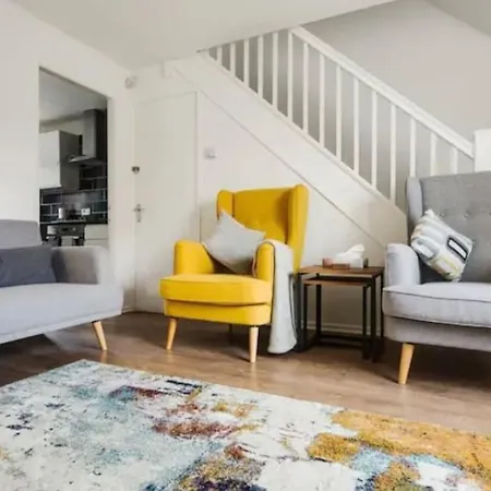 Villa Newly Renovated House Near Trafford Centre Manchester Esterno foto