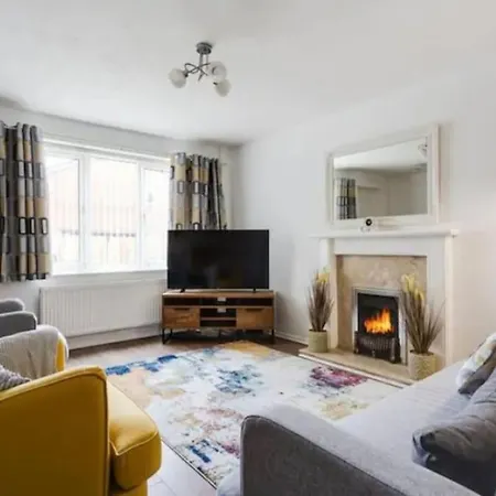 Villa Newly Renovated House Near Trafford Centre Manchester Esterno foto